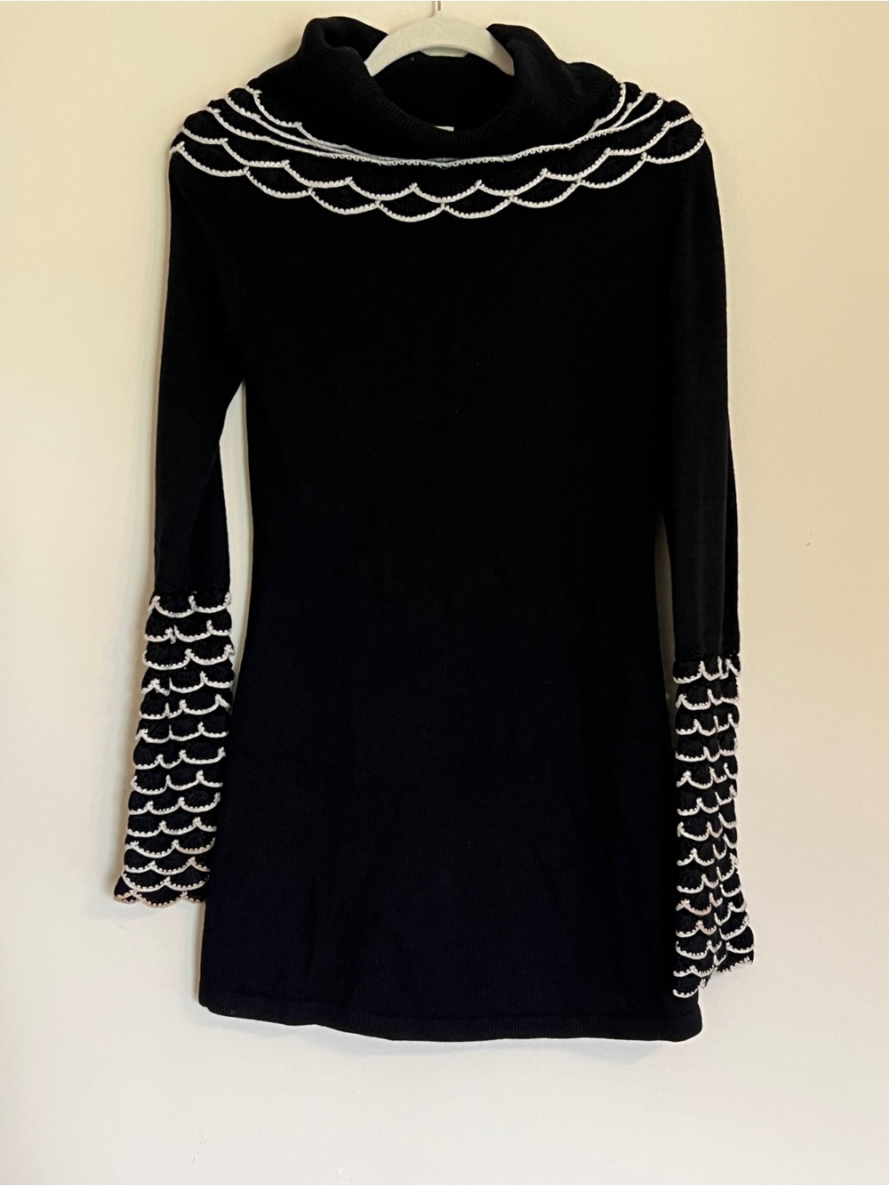 Temperley London Black Long-Sleeve Knit Dress White Scallop Trim US 6 UK 10